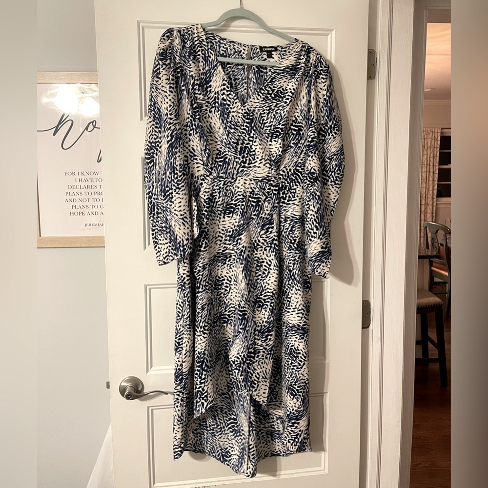 Blue and white patterned midi dress